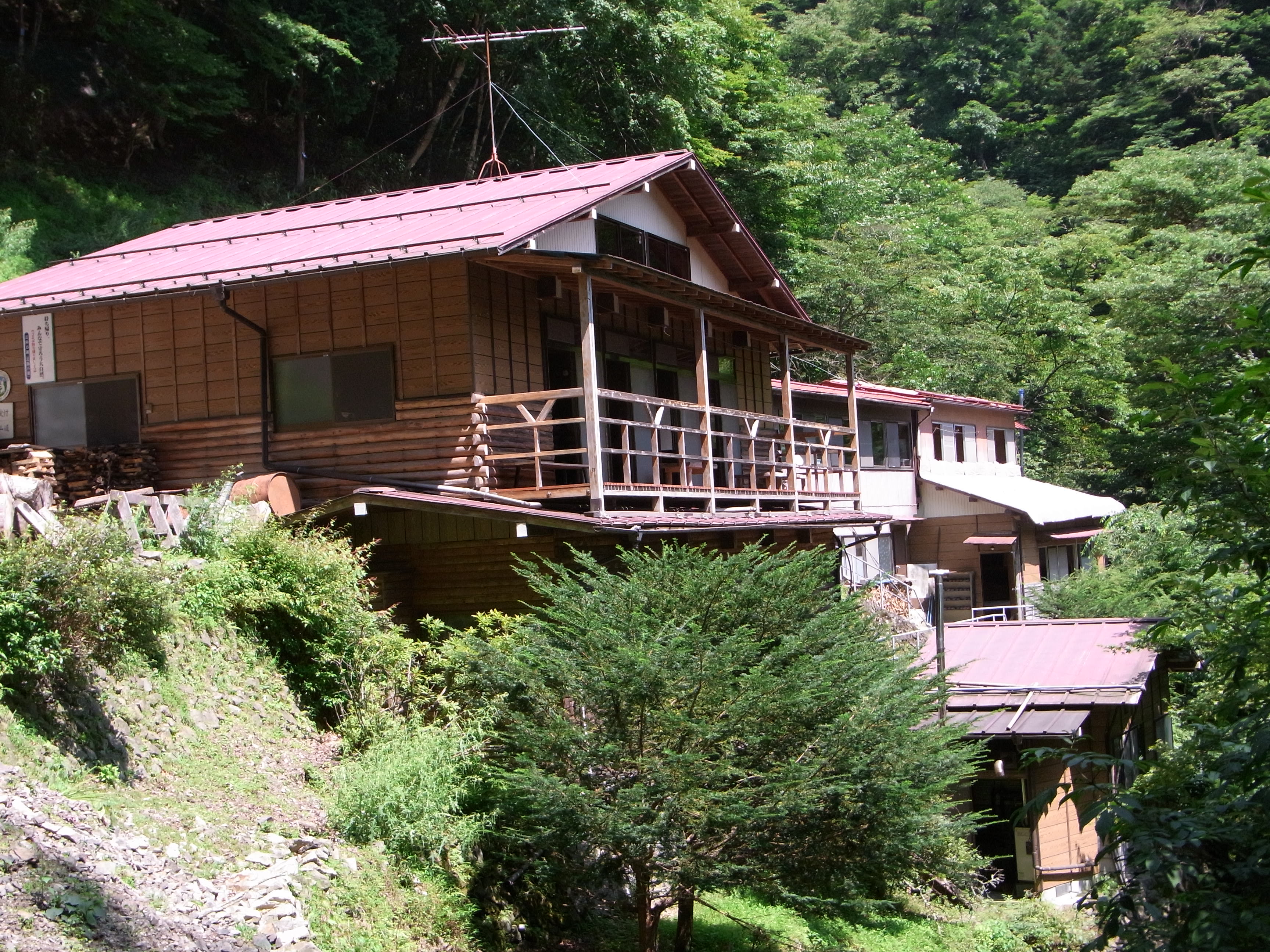 丹波山村
