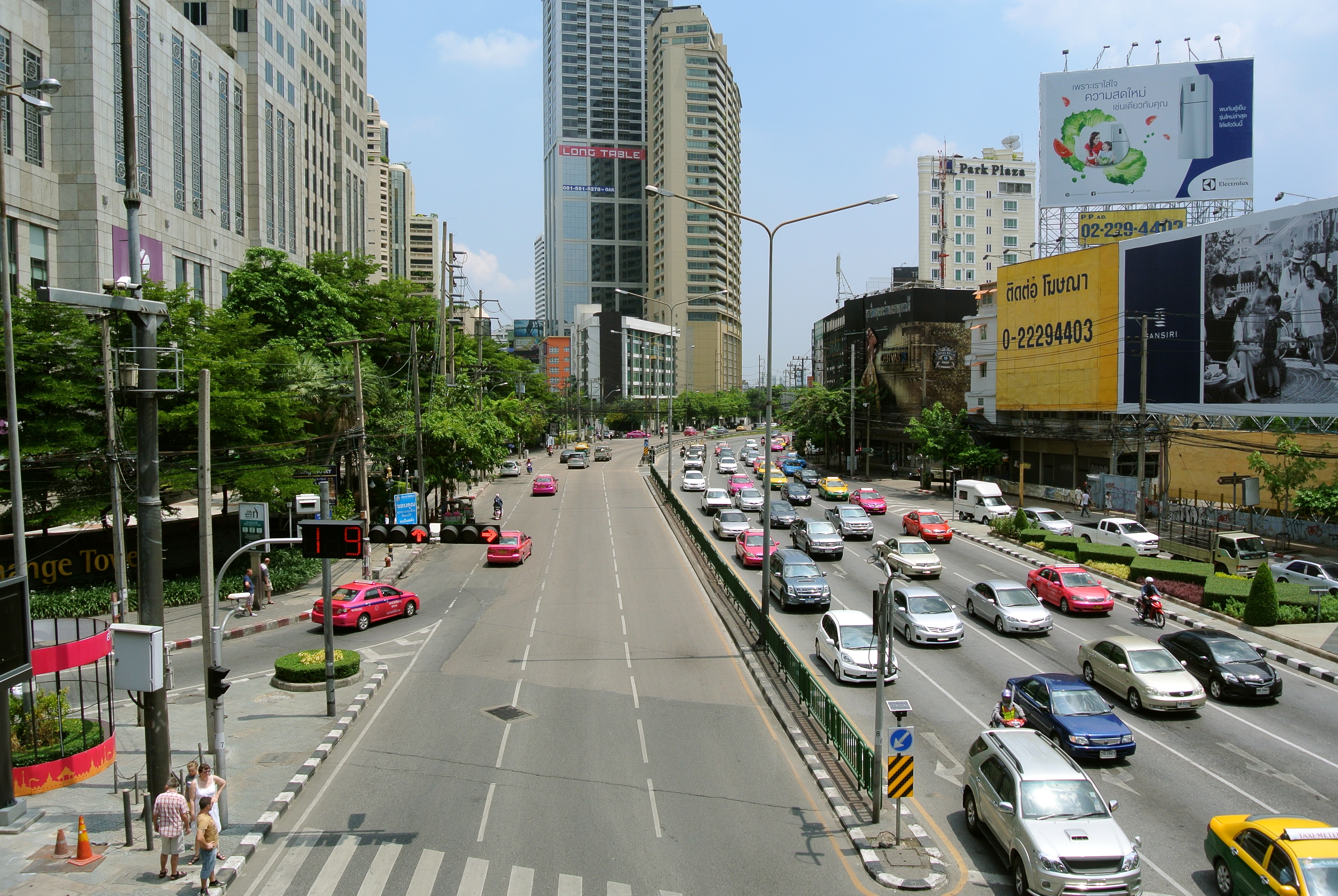 拉差當碧沙路