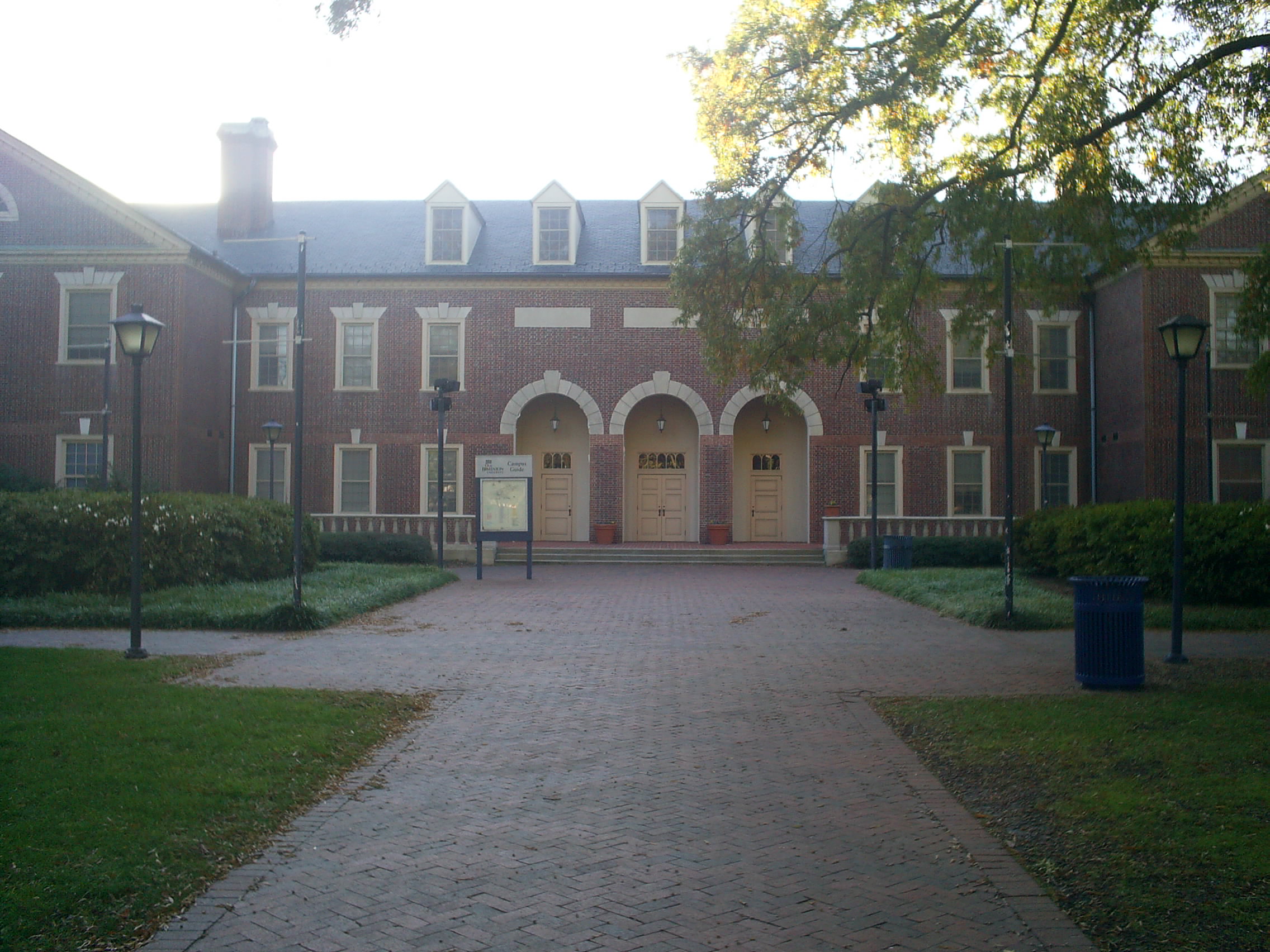 老道明大學
