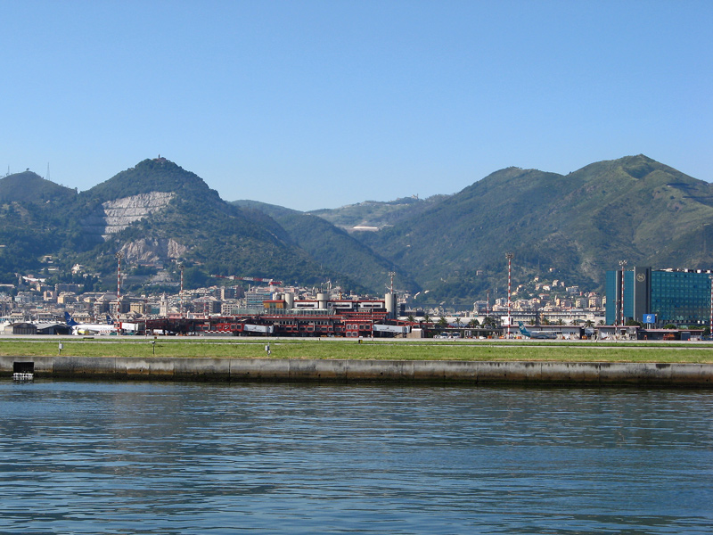 熱那亞機場
