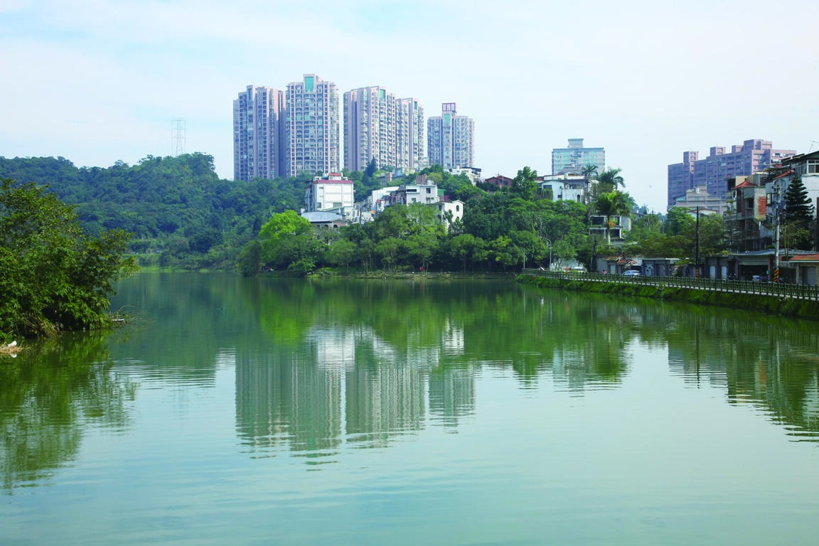 金龍湖環湖步道