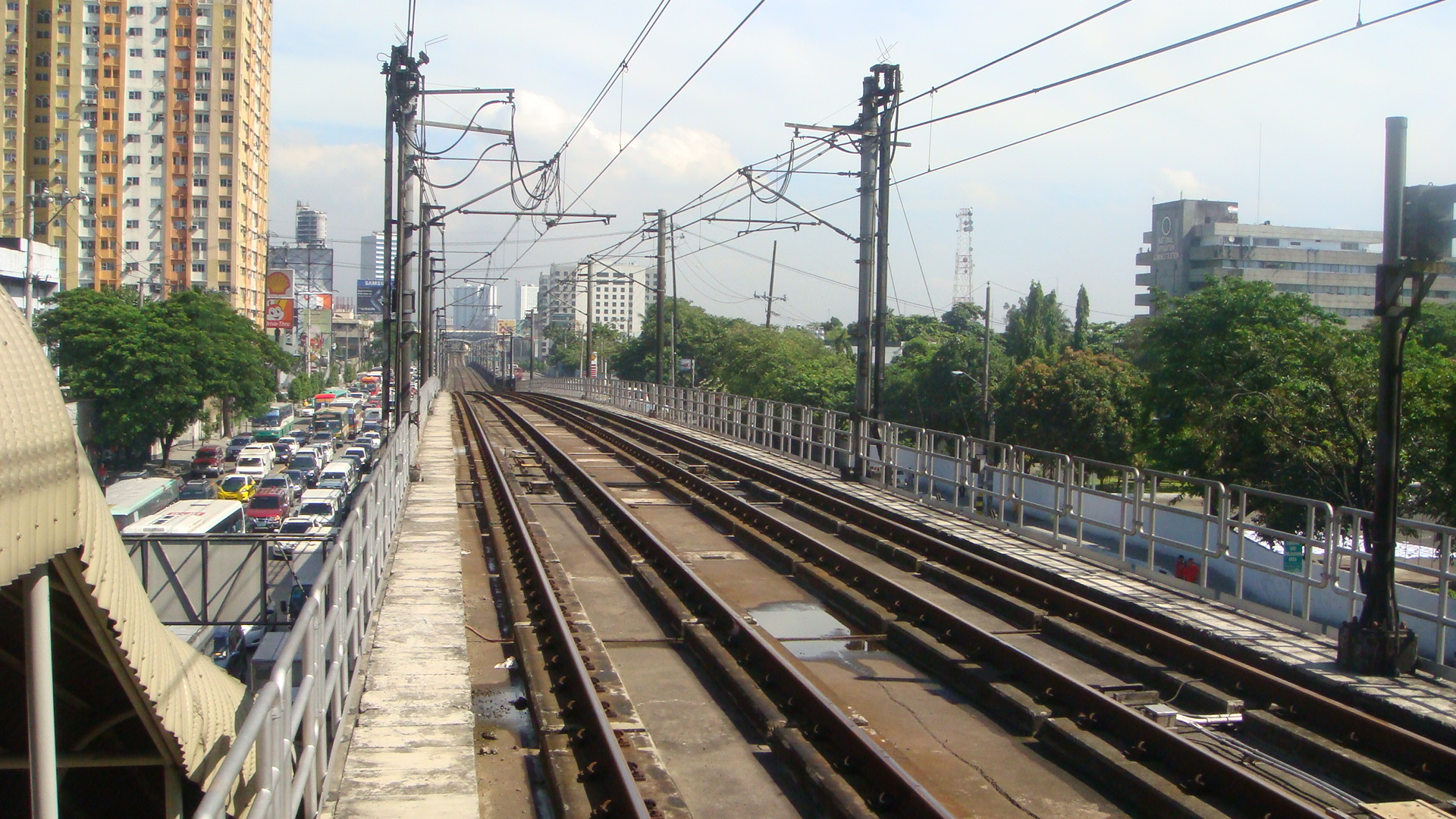 Kamuning MRT Station