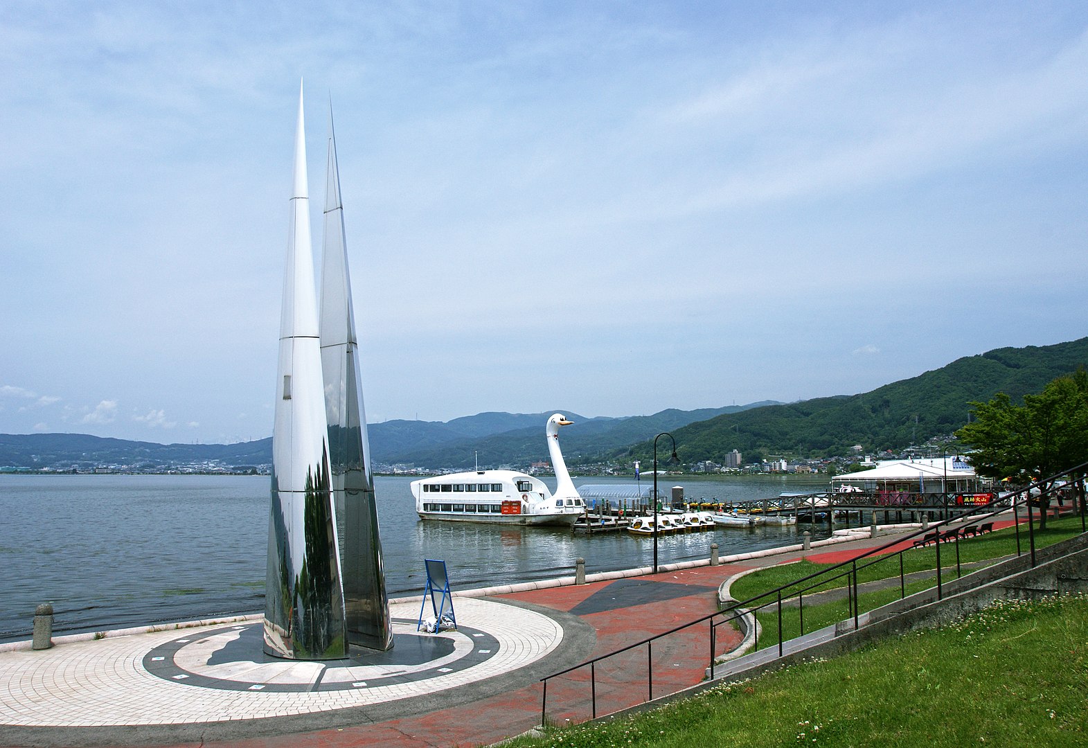 諏訪市湖畔公園