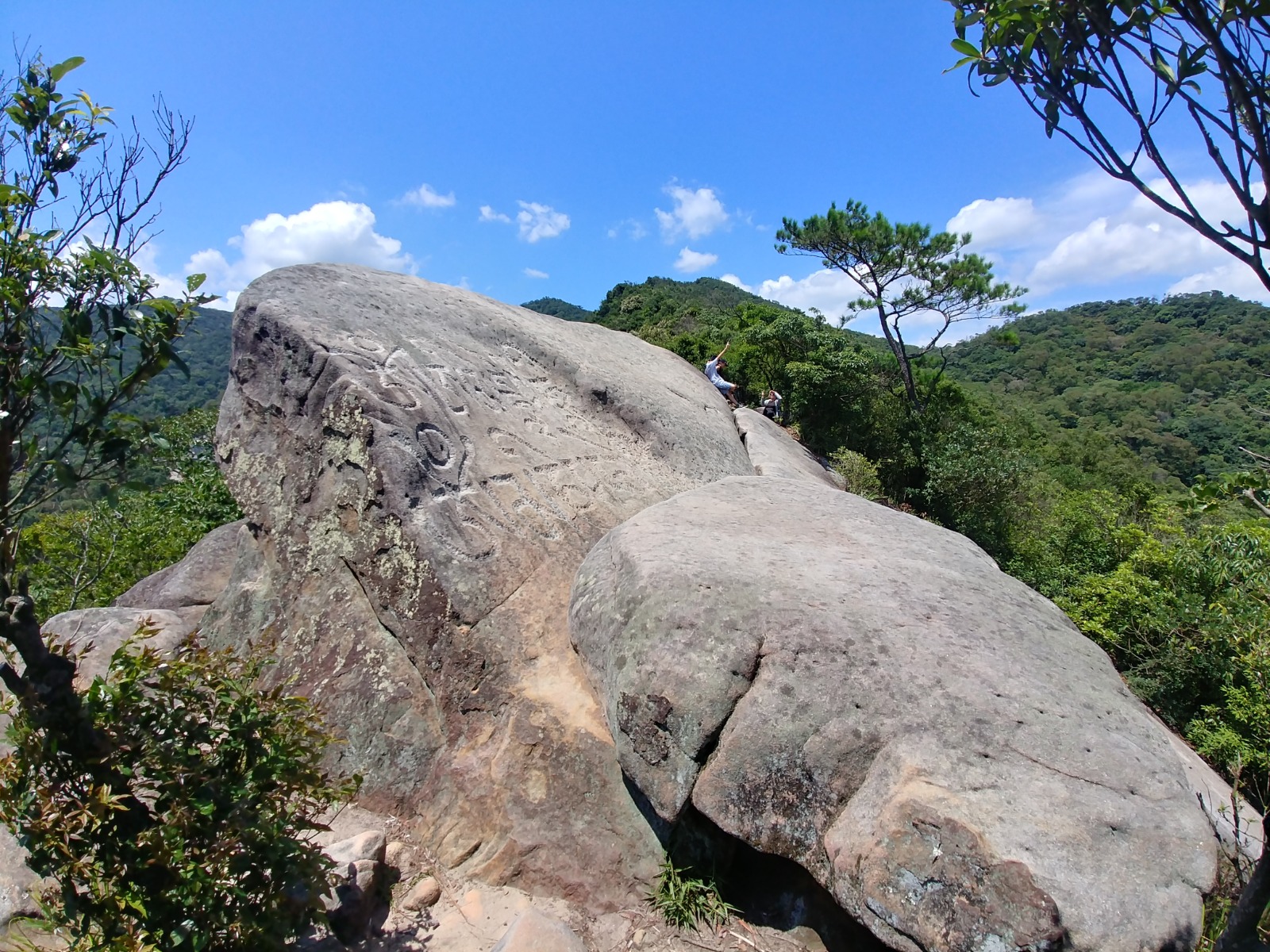 龍船岩