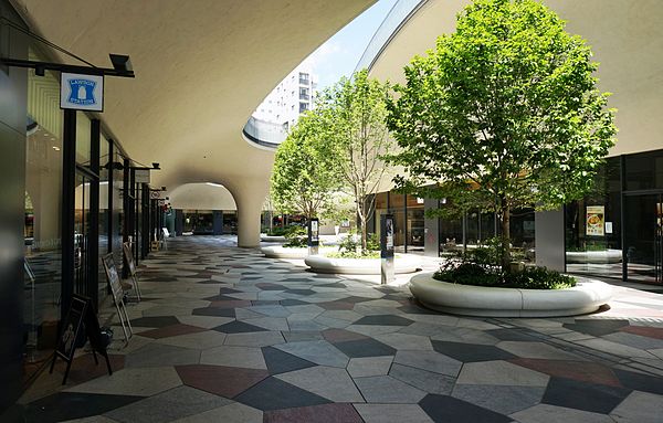 東新宿地鐵站