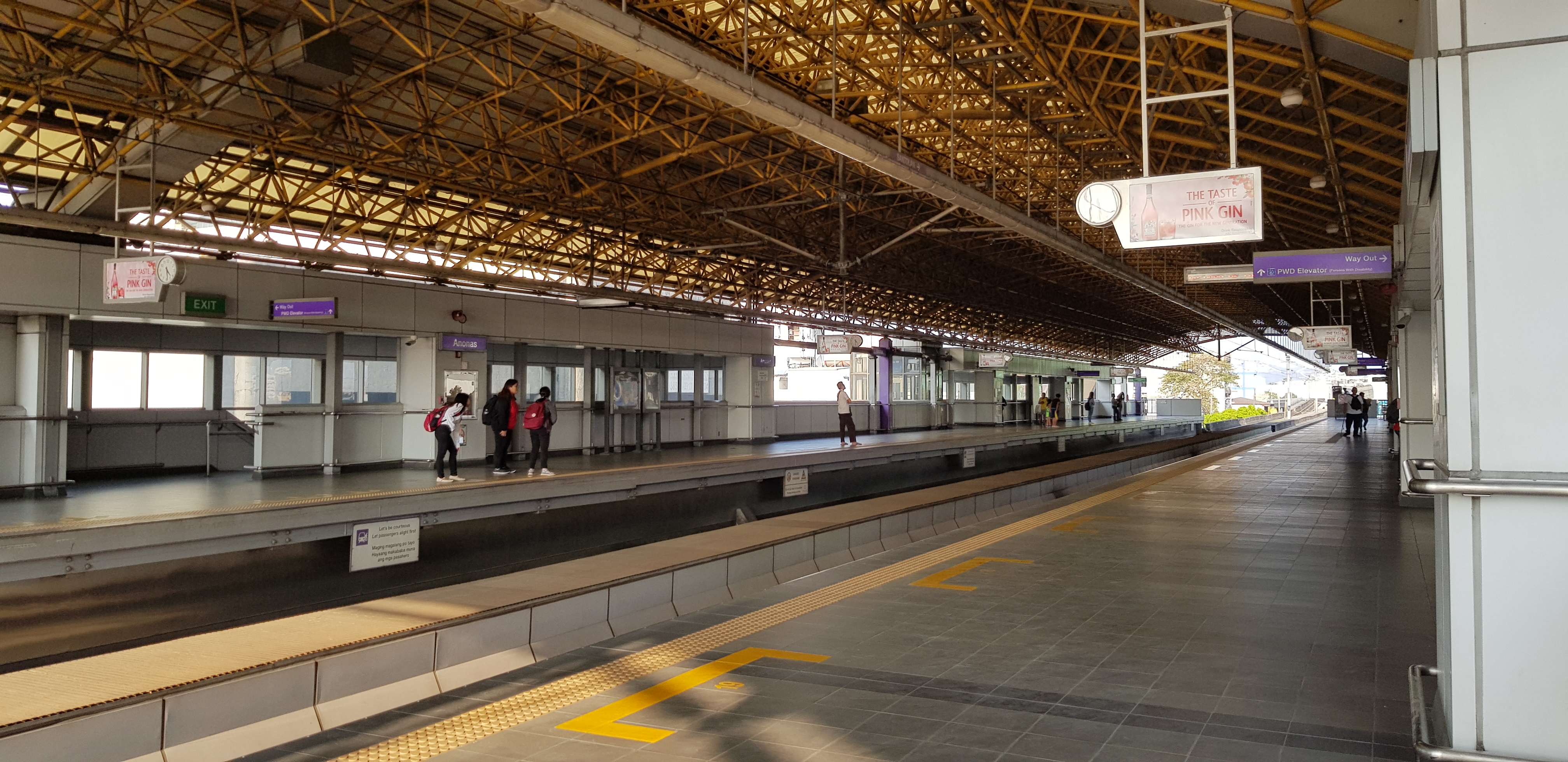 Anonas LRT Station