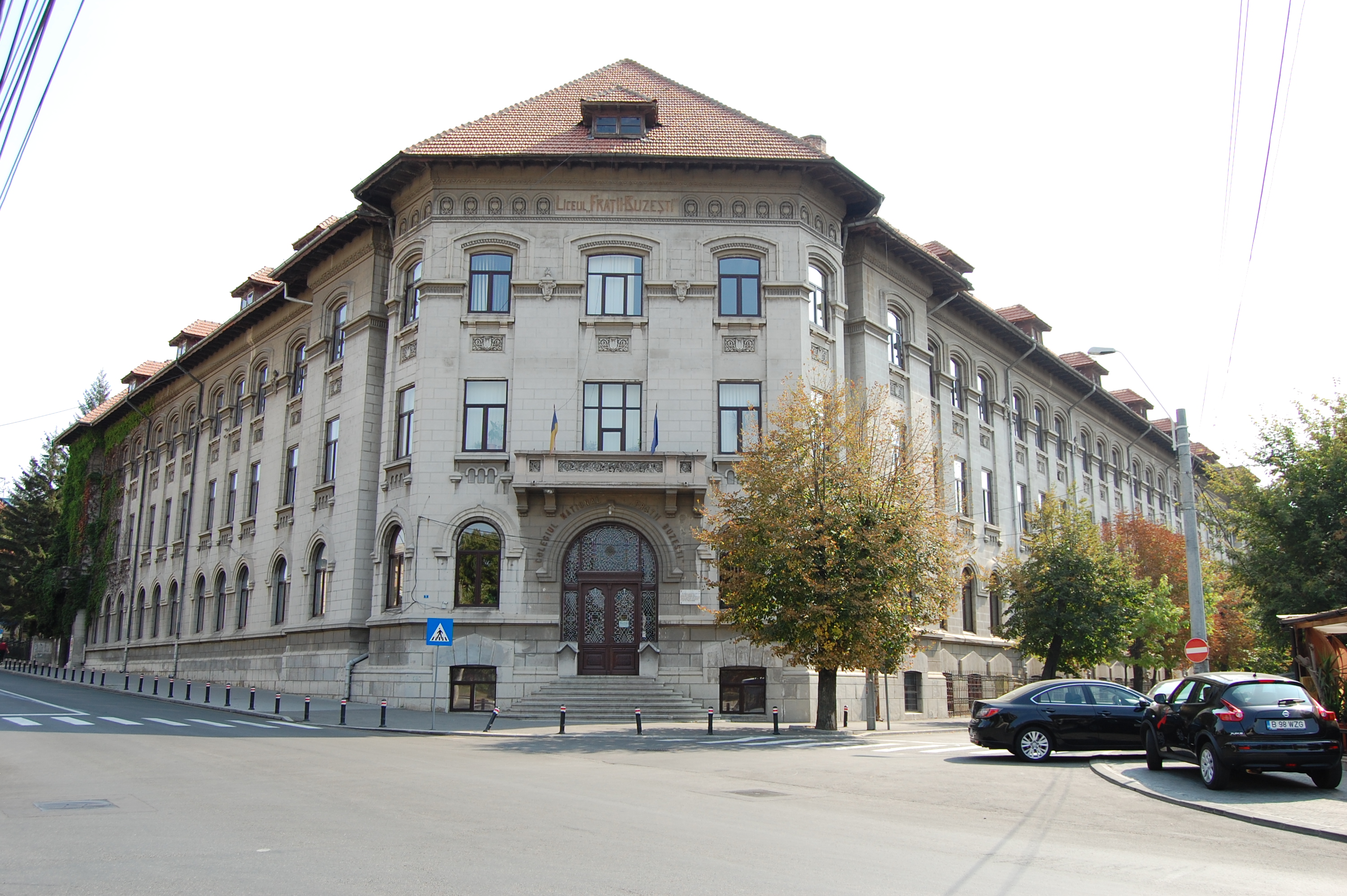 Fratii Buzesti National College
