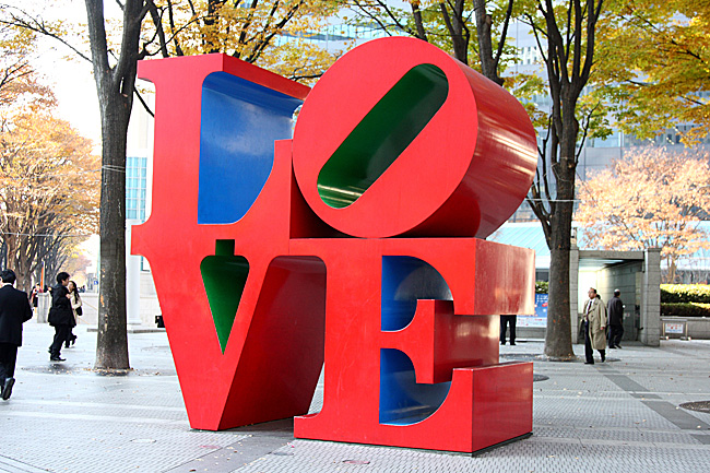 LOVE雕塑