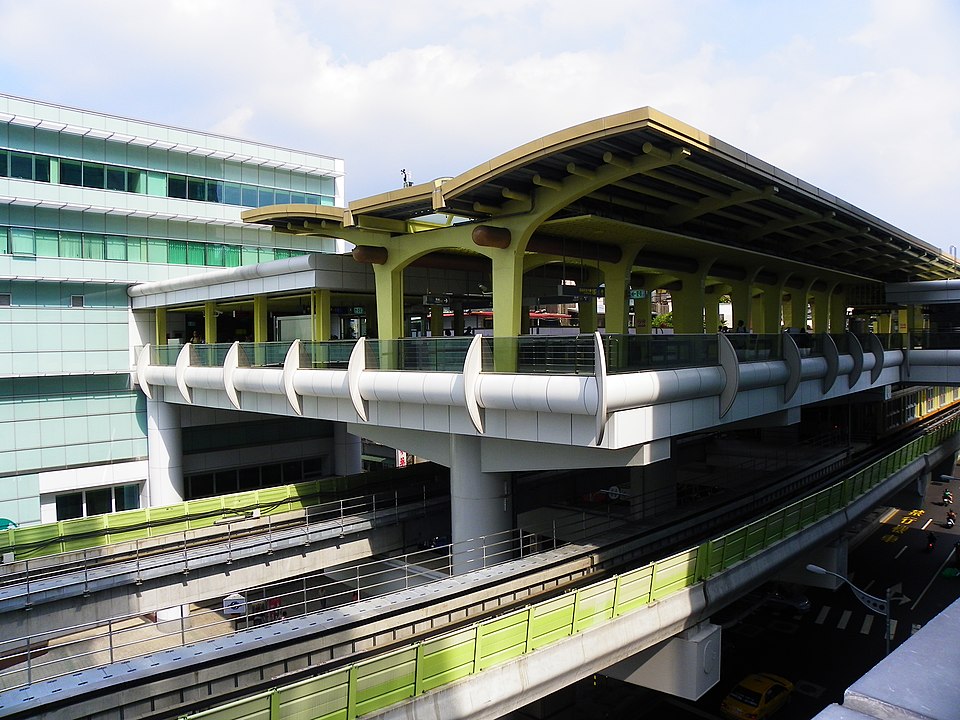 捷運西湖站