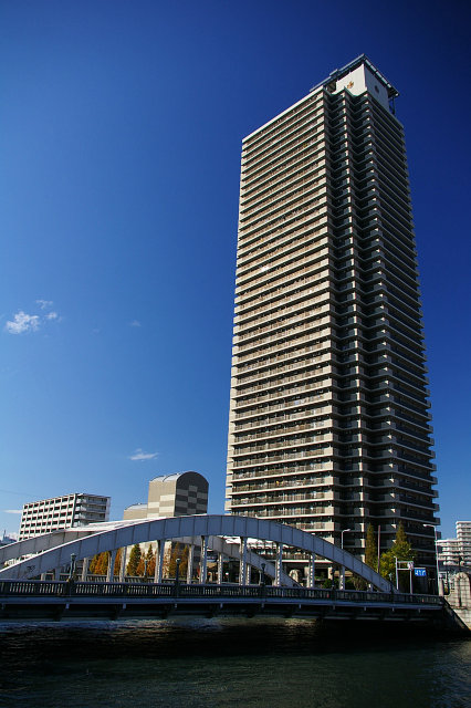 國王大廈堂島川