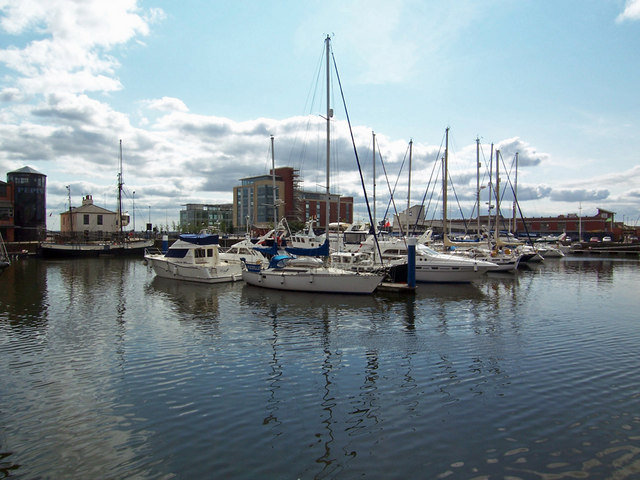 Hull Marina