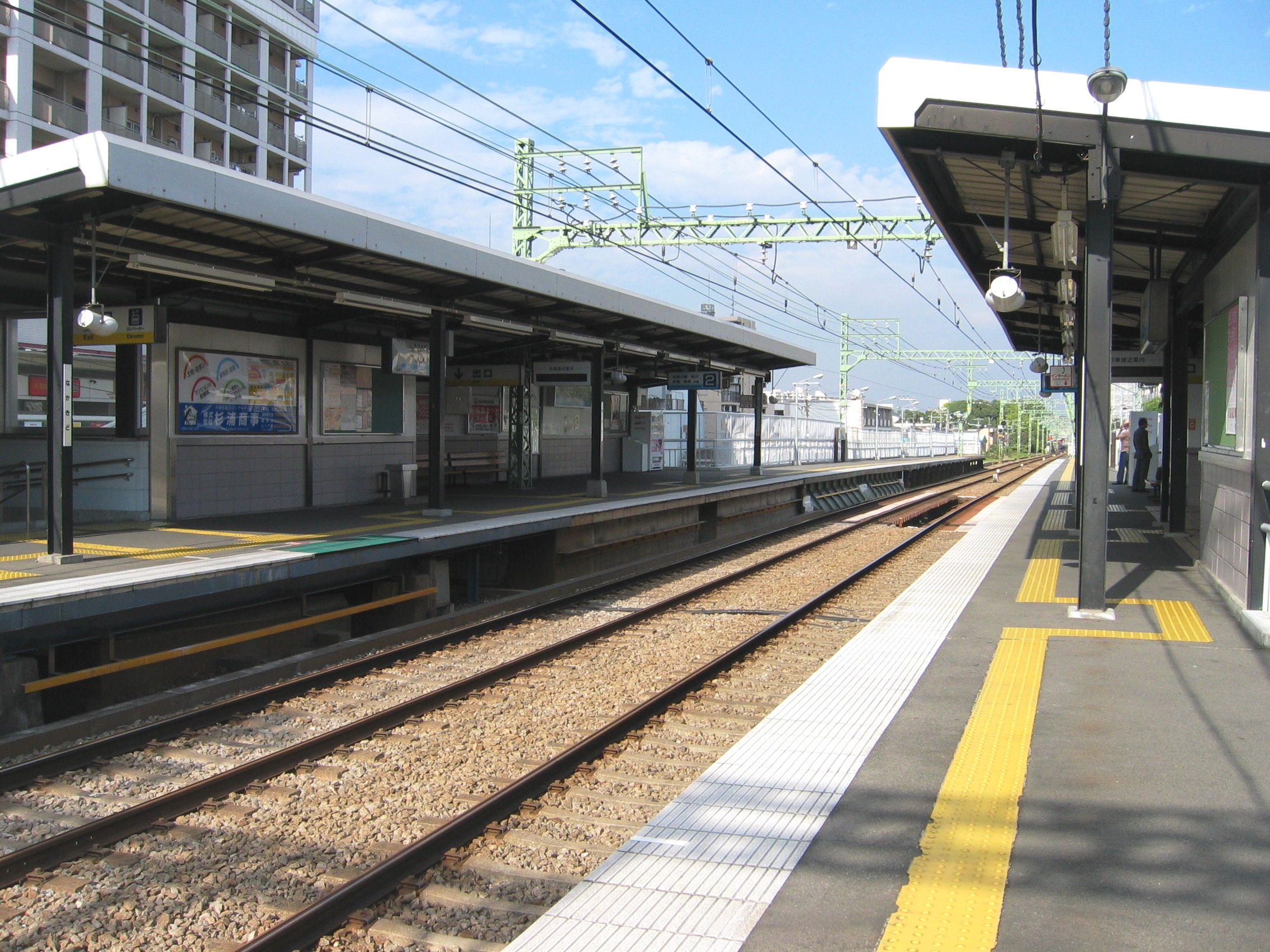 京急東神奈川車站