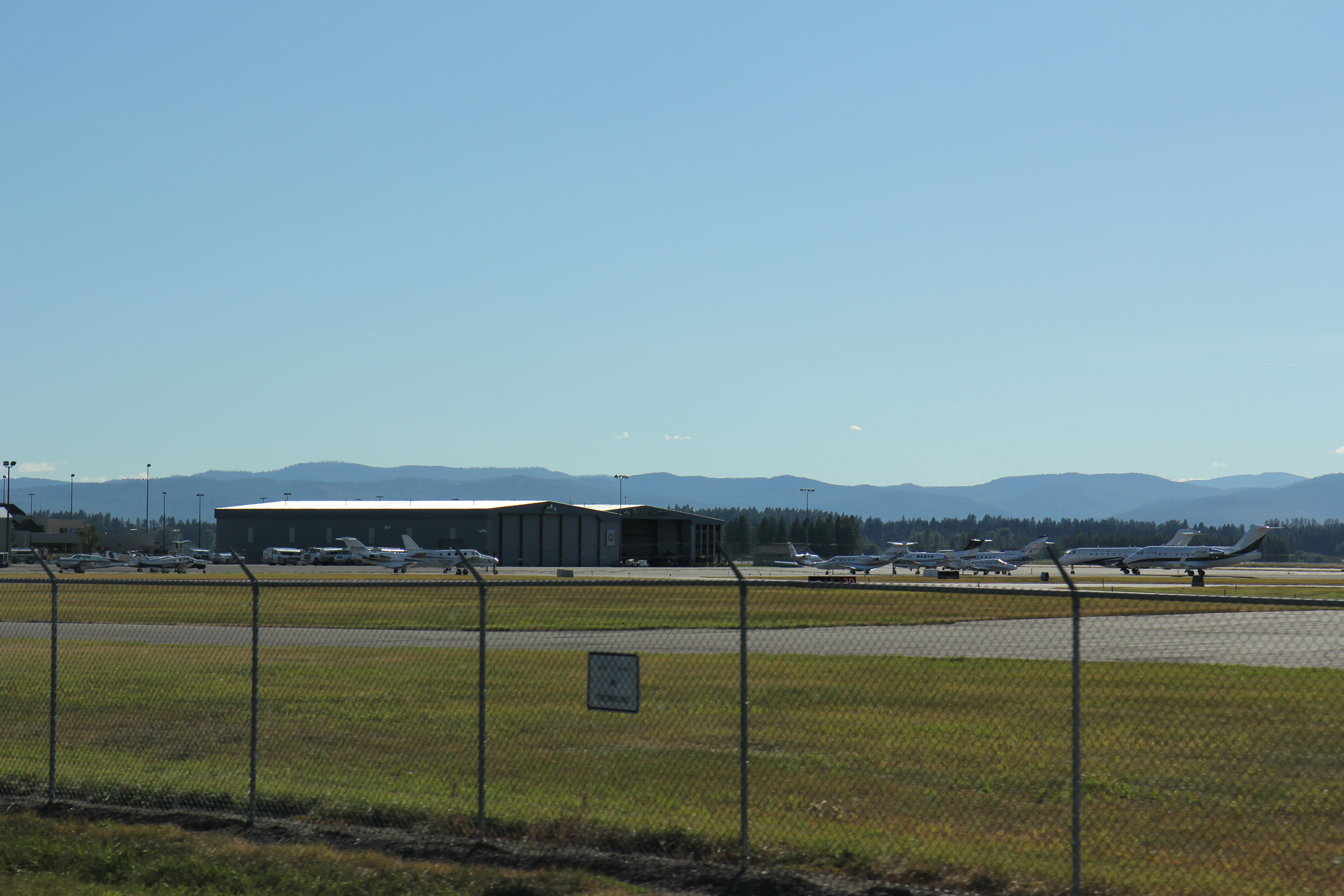 冰河公園國際機場