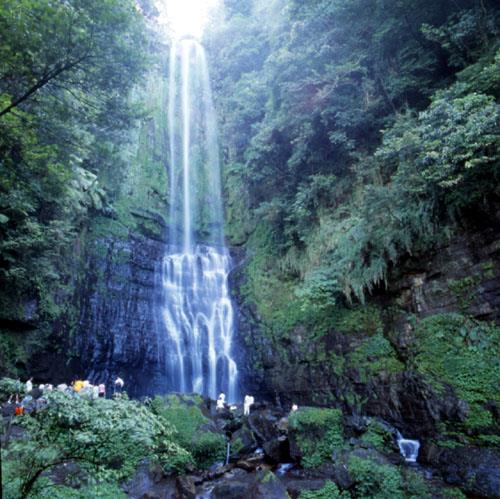 五峰旗瀑布