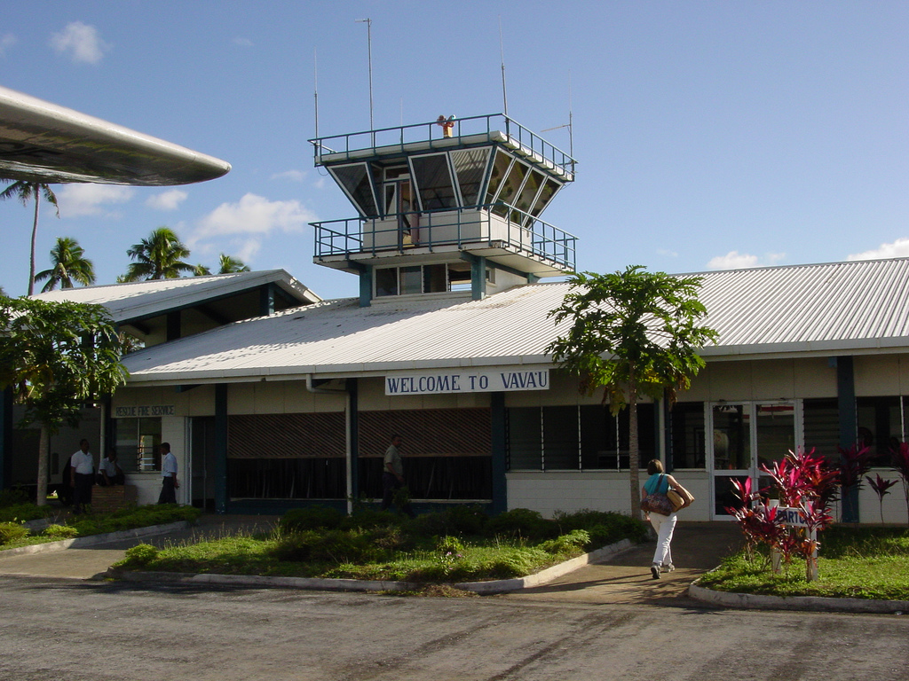 瓦瓦烏國際機場