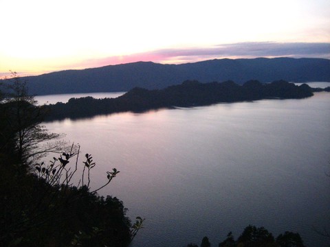 瞰湖台