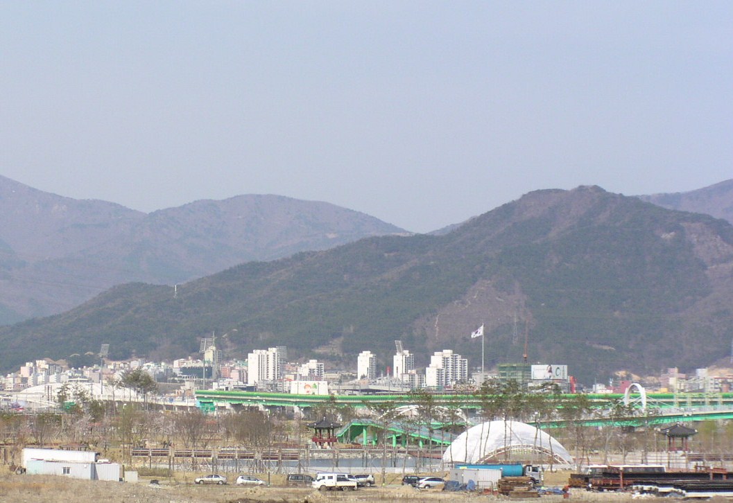 梁山市