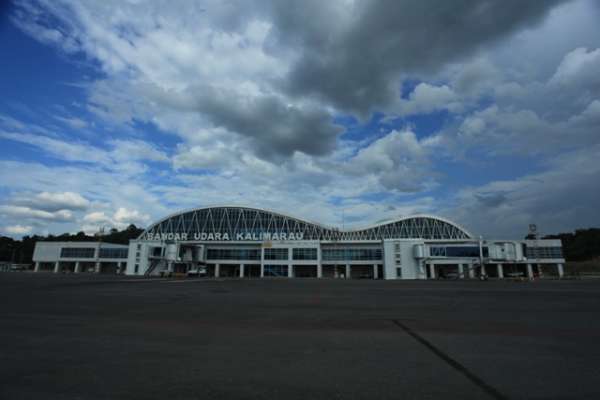 加里馬勞機場