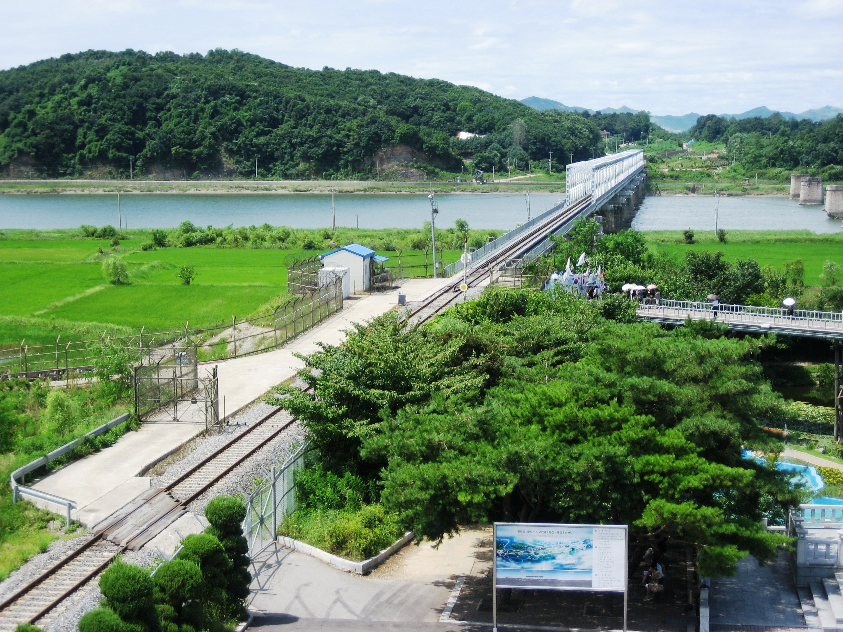 坡州市