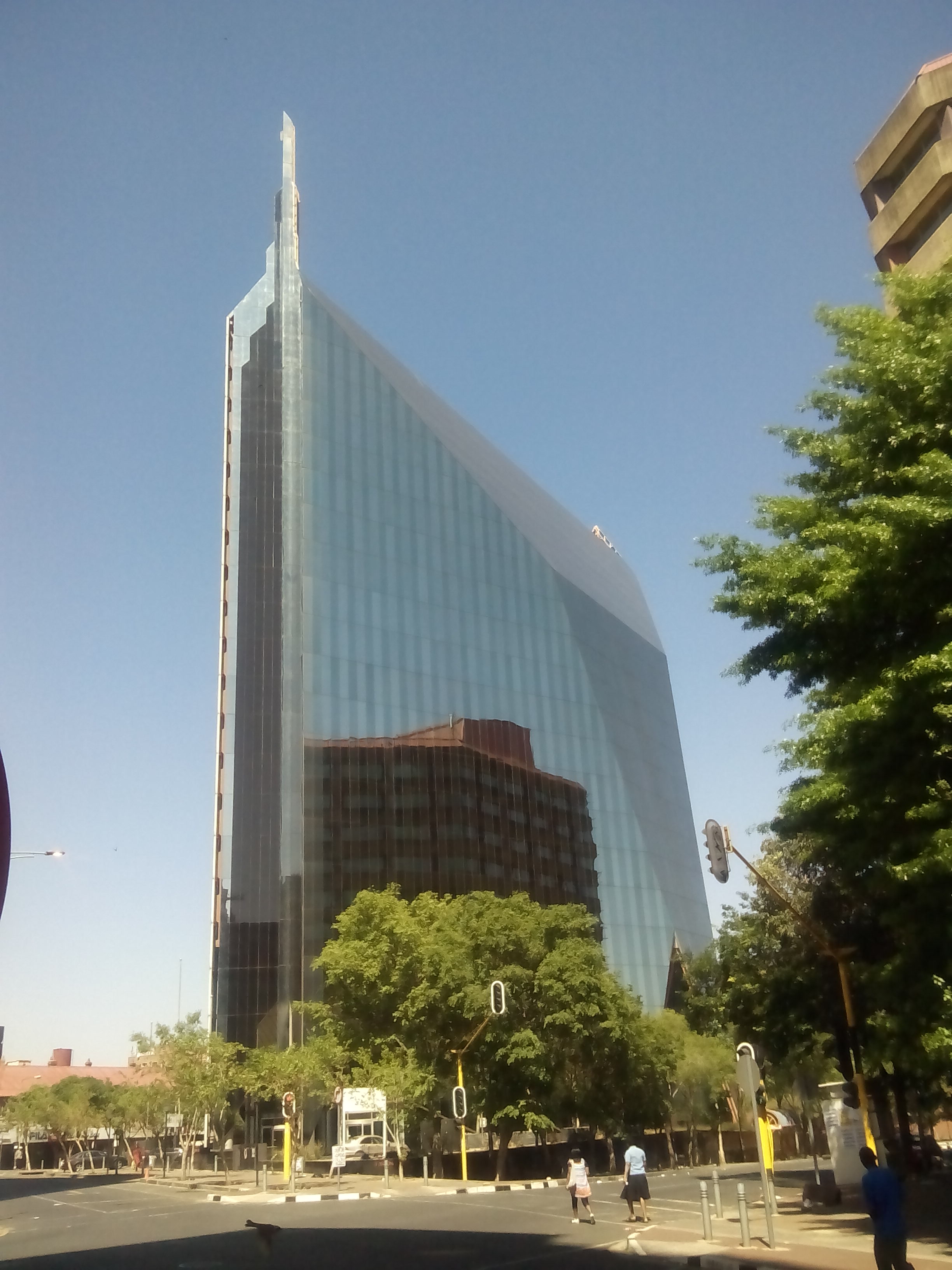 11 Diagonal Street